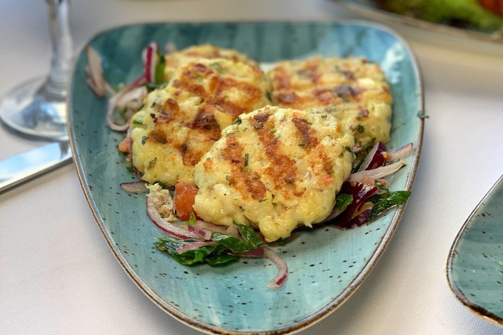 Where to Eat Fish Cakes? A Crispy Delight from the Sea